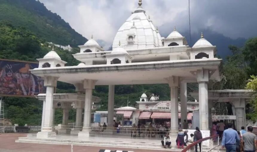 EMBARK ON A SACRED JOURNEY TO MATA VAISHNO DEVI